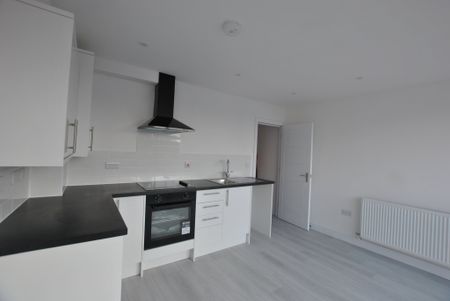 Station Road, Longfield, London - Photo 2