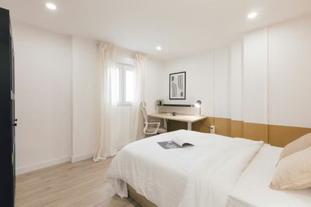 Avinguda de lOest, Valencia, Valencian Community 46001 - Photo 3