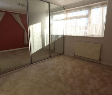 3 bedroom property to rent - Photo 3