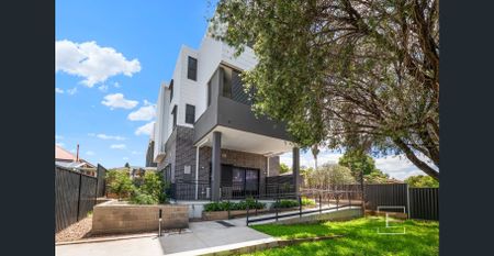 2-Bedroom Apartment in Prime Parramatta Location! - Photo 2