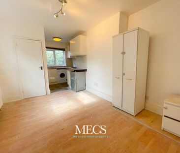 Studio to rent - Photo 1