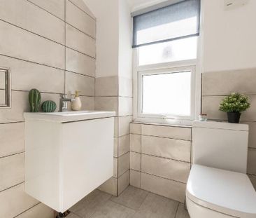 6 bedroom house to rent - Photo 3