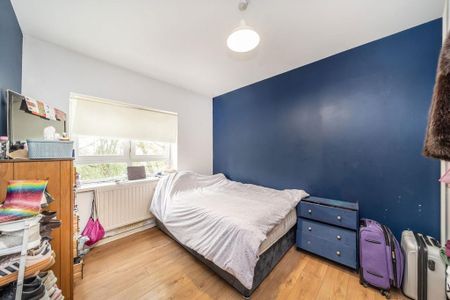 3 bedroom flat to rent - Photo 3