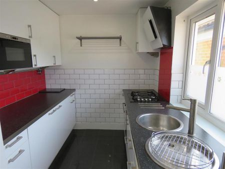 Property to rent - Photo 4