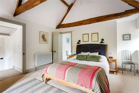 Exceptional Grade II Listed Georgian House in Picturesque Village Setting. - Photo 5