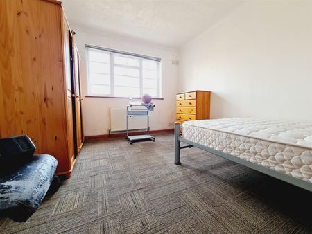 2 Bed Flat, The Vale, W3 - Photo 2