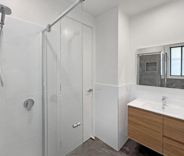 Modern 2-Bedroom Granny Flat in Beautiful Moonee Beach - Photo 5