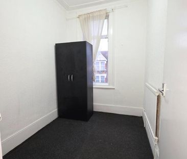 4 bedroom terraced house to rent - Photo 4