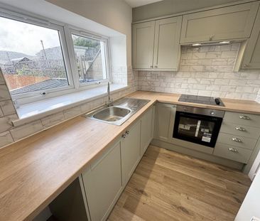 House - Terraced For Rent Maesyffynon Terrace, Tonypandy - Photo 5
