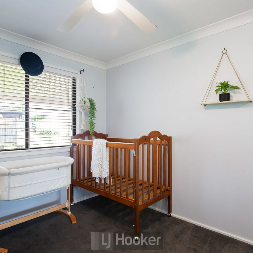 Charming Family Home in a Peaceful Lakeside Community - Photo 1