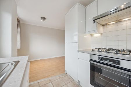 3 bedroom terraced house to rent - Photo 3
