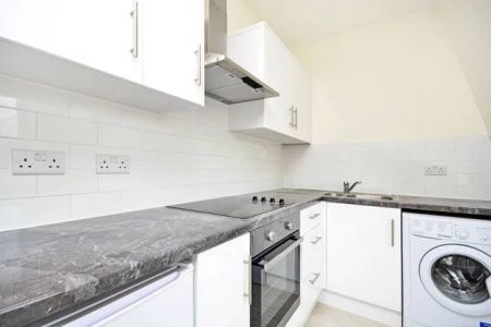 1 Bedroom Flat - Photo 3