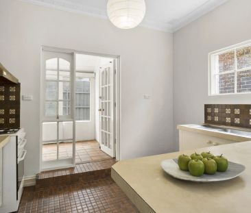 A double-fronted charmer - Photo 3