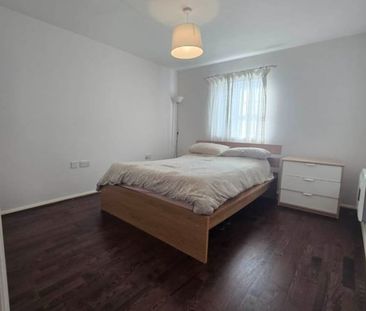 2 Bed Flat, Pipkin Court, CV1 - Photo 2
