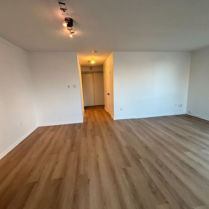 For Lease - 101 Subway Crescent Unit# 503, Toronto, Ontario - Photo 1