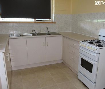 SPACIOUS FAMILY HOME WITH MULTIPLE LIVING AREAS & GREAT OUTDOOR SPACE - Photo 5