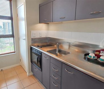 CITY CENTRAL - Furnished Apartment, 1 Carpark, Water & Power Included - Photo 4