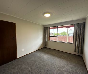 Super spacious and supper sunny! - Photo 1