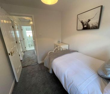 3 bedroom semi-detached house to rent - Photo 4