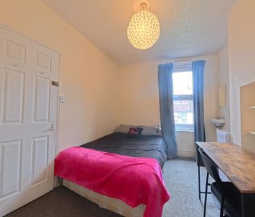 5 bedroom house to rent - Photo 2