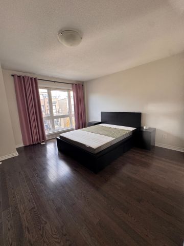 For Lease - 3048 Cascade Common N/A, Oakville, Ontario - Photo 3