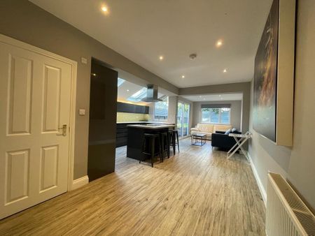 6 bedroom terraced house to rent - Photo 2