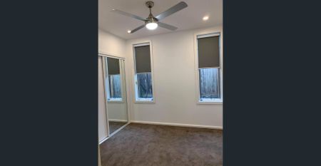 IMMACULATE TOWNHOUSE - Photo 5