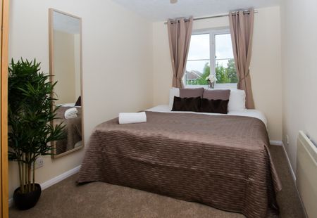 Lyon Close, Maidenbower, Crawley - Photo 3