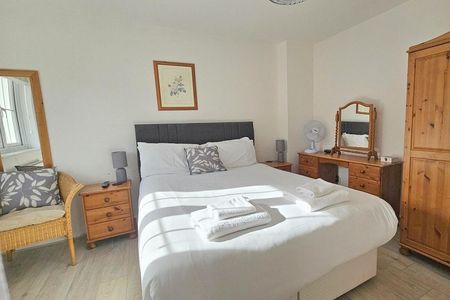 5 Bedroom Town House - Photo 4