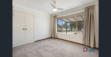 BYFORD - 4X2 - BEAUTIFUL, SPACIOUS HOME WITH BIG BACKYARD! - Photo 2