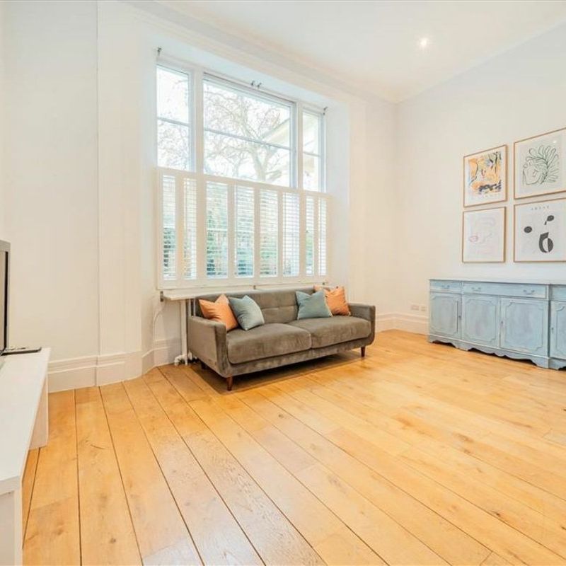 Hyde Park Square - Photo 1