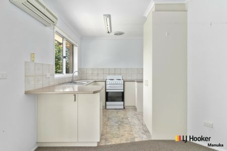 12B Eggleston Crescent, Chifley ACT, Belconnen - Photo 4