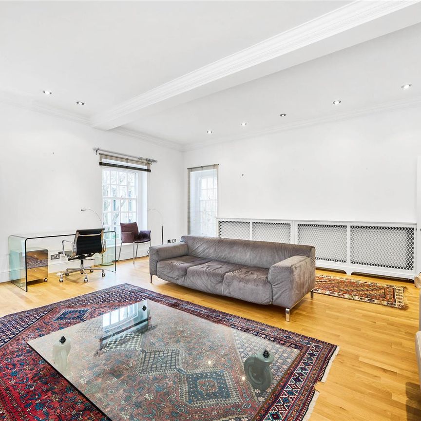 Smith Square, Westminster, London, SW1P - Photo 1