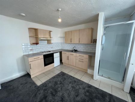 Studio to rent - Photo 5