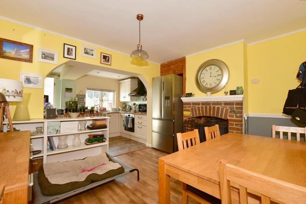 2 bedroom cottage to rent - Photo 1