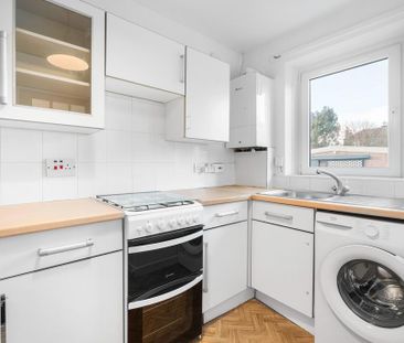 2 bedroom maisonette to rent - Photo 5