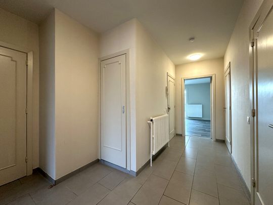 Lichtrijk appartement met drie slaapkamers - Photo 1