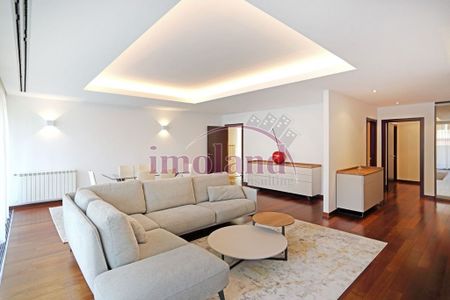 Inchiriere - Apartament 3 camere cu terasa - Primaverii - Fotografie 2
