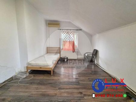 DE ÎNCHIRIAT: CASĂ SPAȚIOASĂ P+M | 6 Camere (Capacitate până la 15 persoane) |Ultracentral - Fotografie 5