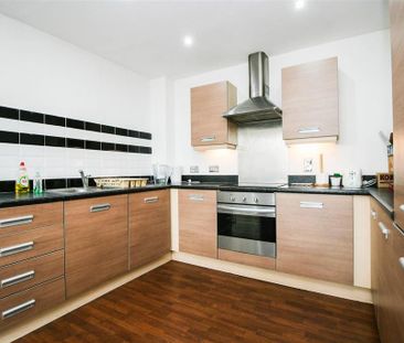 2 bedroom apartment to rent - Photo 4