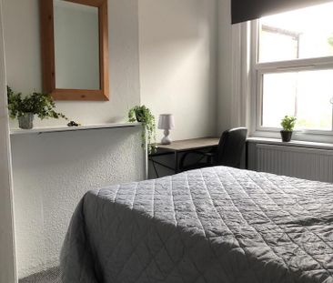 1 bedroom in a house share to rent - Photo 4