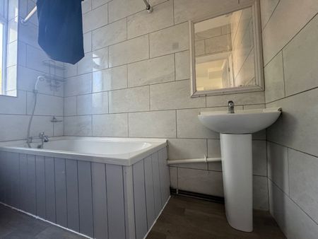 3 Bed Terraced House, Rosedale Avenue, LE4 - Photo 5