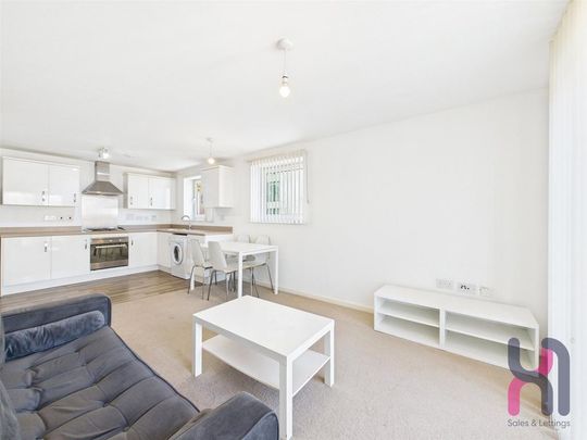 2 bedroom flat to rent - Photo 1