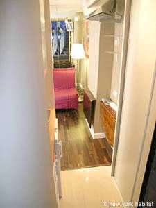 Logement à Paris, Location meublée - Photo 2