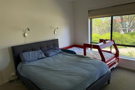 Modern Family Home - Photo 2