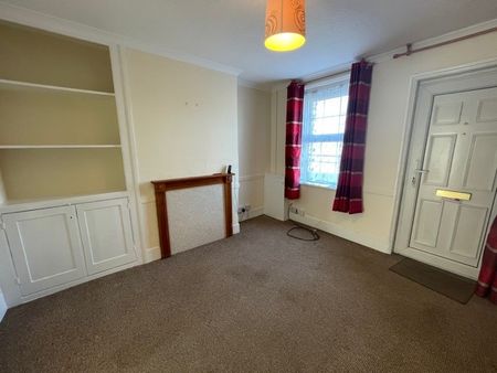 3 bedroom house to rent Priory Road, Tonbridge, TN9 - Photo 2