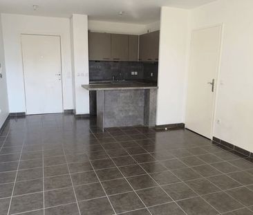 Location Appartement 2 pièces 41m² ST MAUR DES FOSSES 94100 - Photo 6