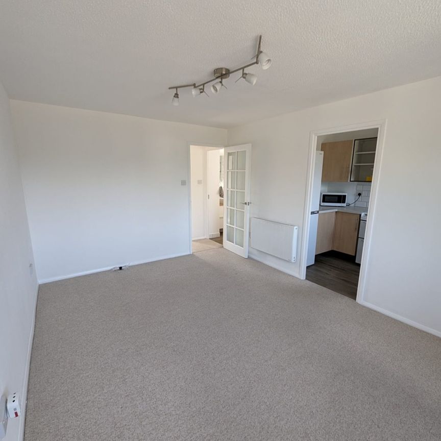 1 Bed Flat, Bream Close, N17 - Photo 1