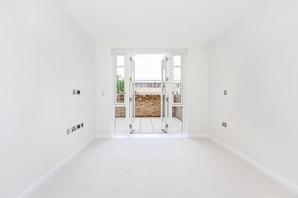 Higham House West, Carnwath Road, Fulham, London, SW6 - Photo 1