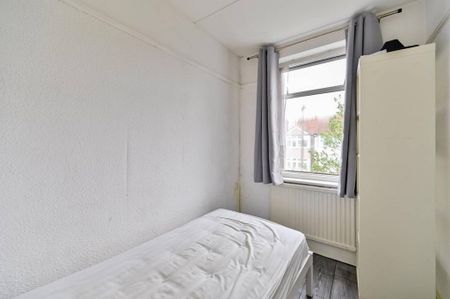 4 bedroom semi-detached house to rent - Photo 5